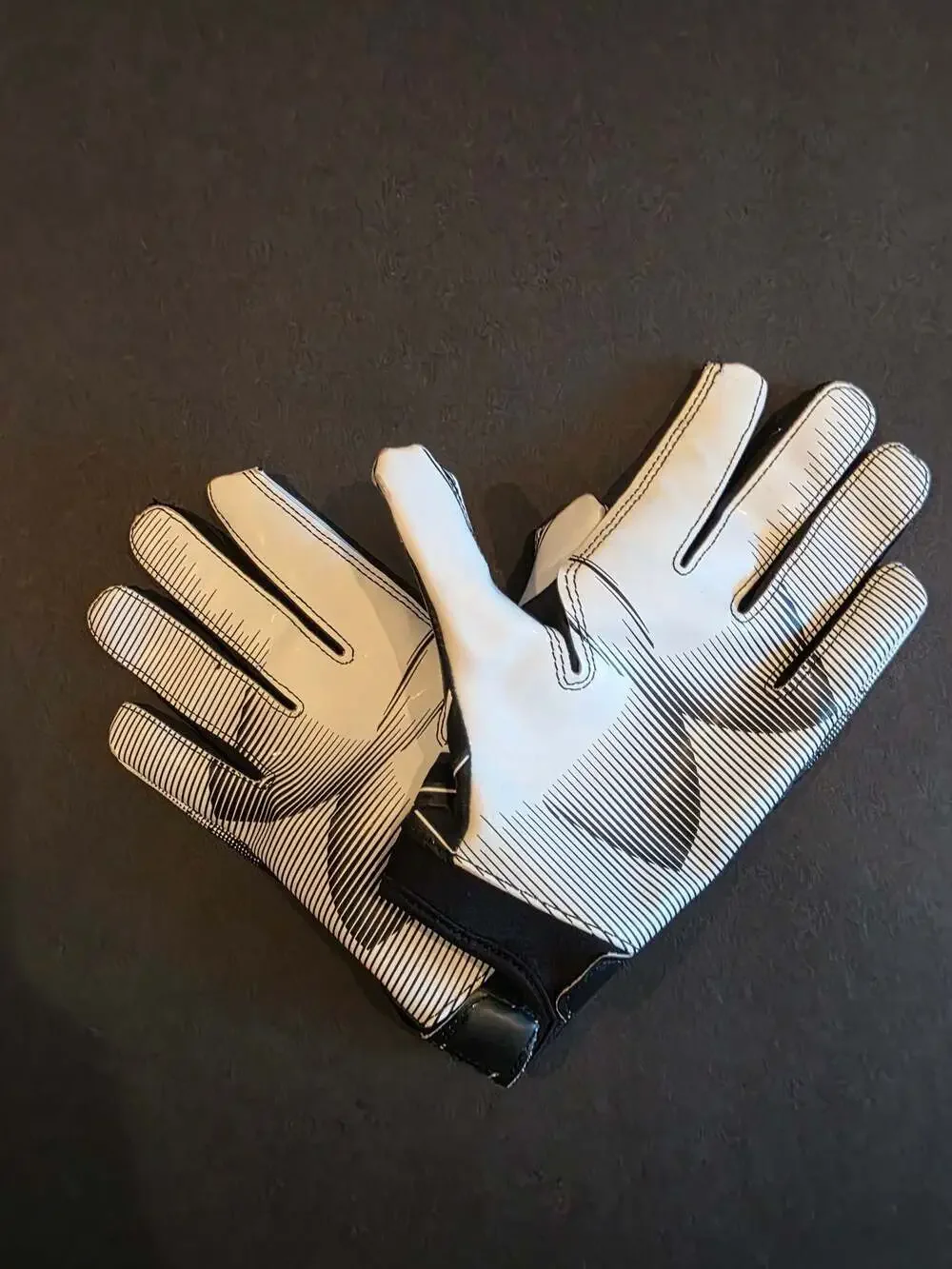 Under Armour F6 Youth Large Football Gloves Black White